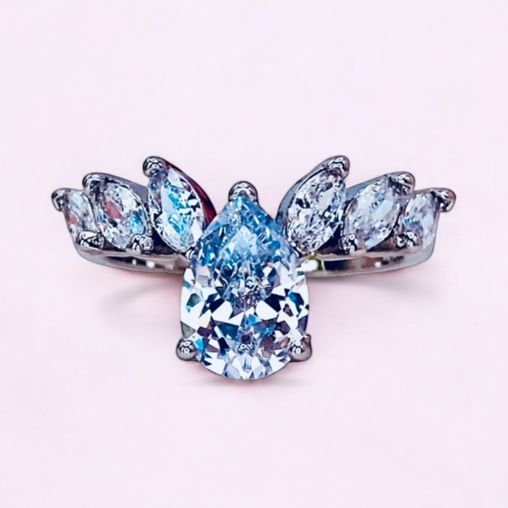 Luxury 925 Sterling Silver Diamonds CZ Pear Cut Ring